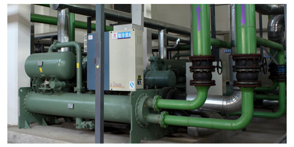 水冷螺桿冷水機(jī)組廠家完成測試，用戶安裝簡便